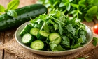 Необычный рецепт: как замариновать огурцы с рукколой на зиму